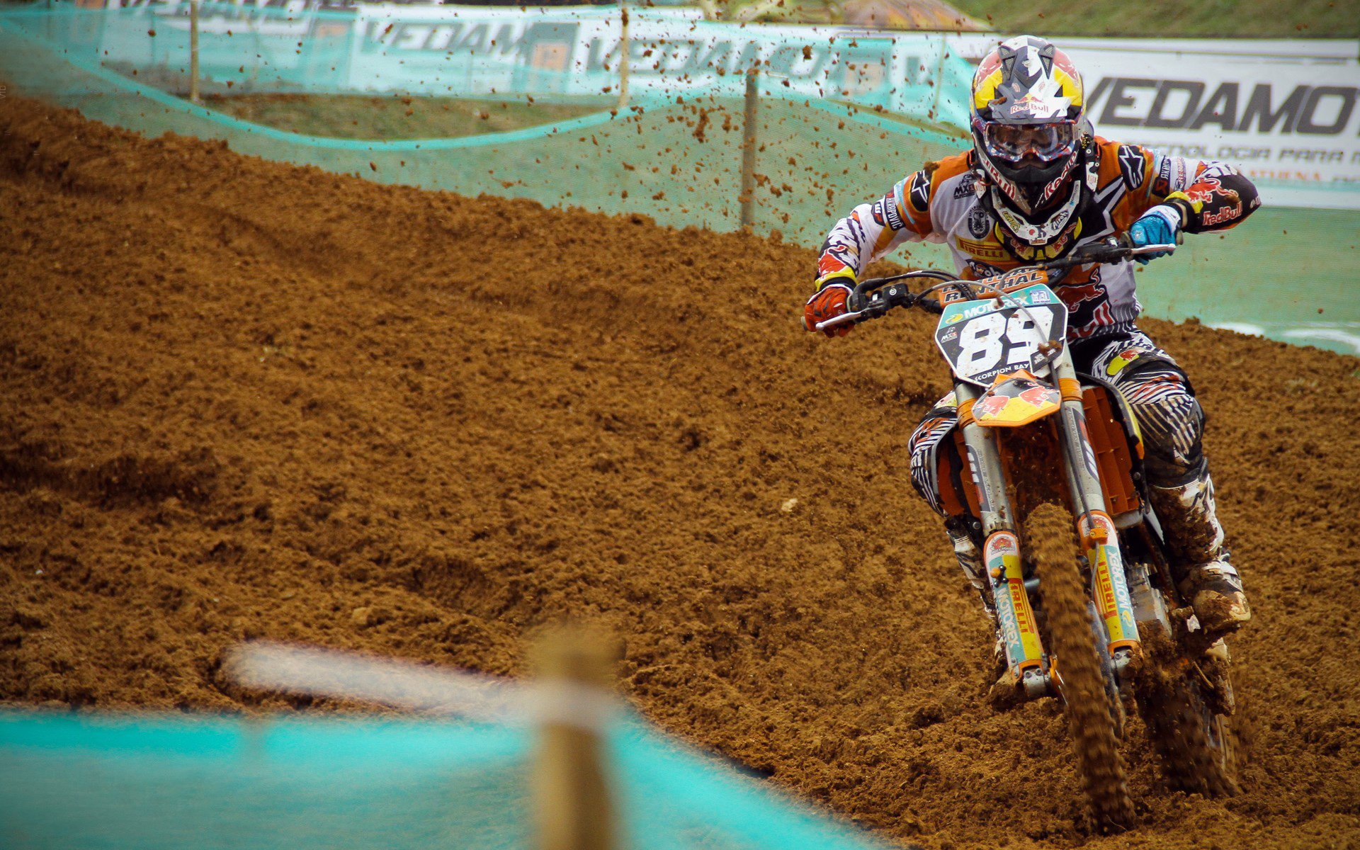 澳大利亚队赛场表现引爆现场气氛，澳大利亚队的比赛