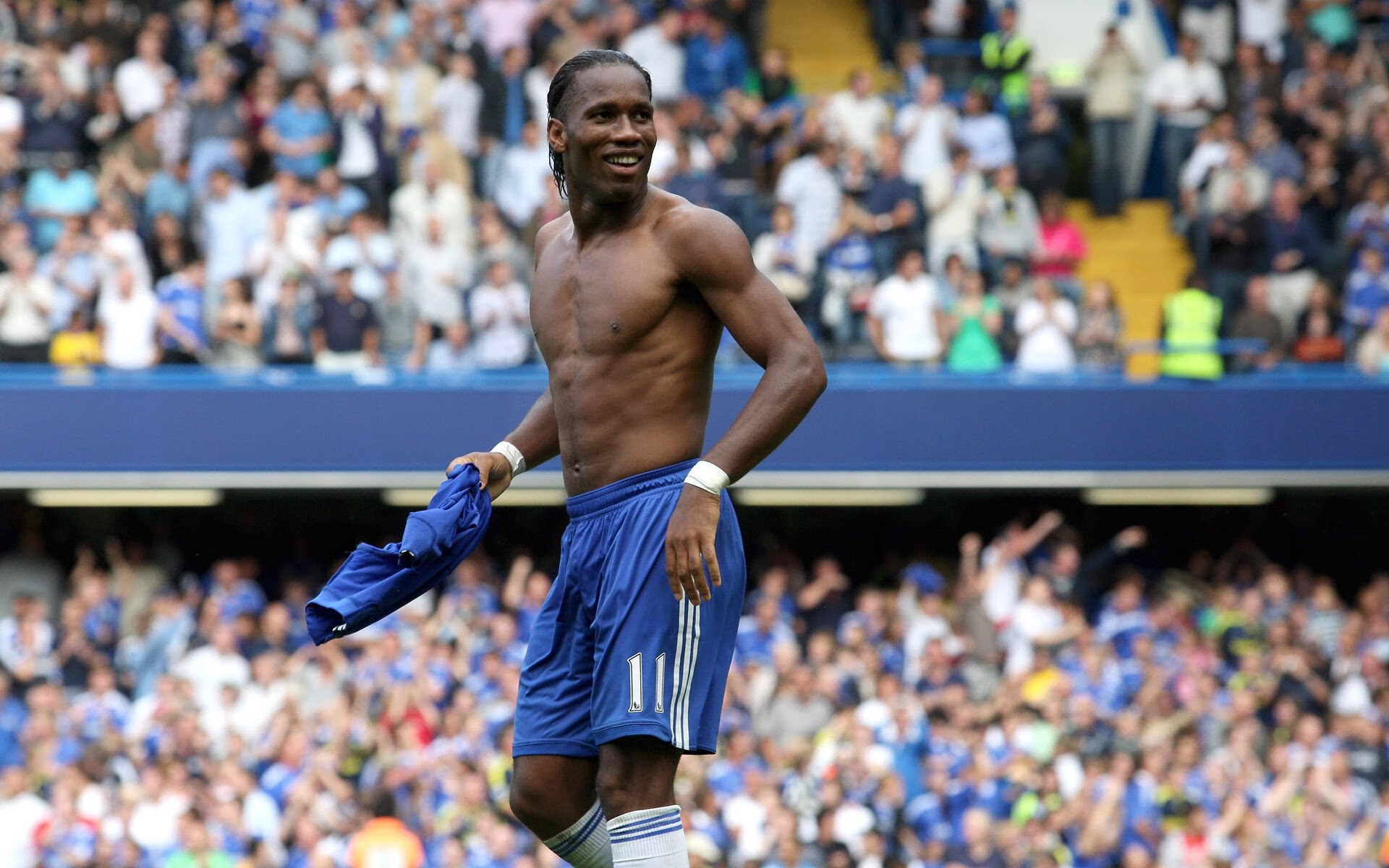 现场感人瞬间：运动员的“坚持”温暖人心